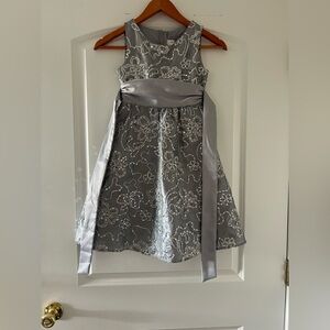 Rare Editions Girls Silver Sequin Formal Dress